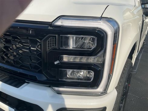 New 2026 Ford F250 Lariat w/ Black Appearance Package image 9