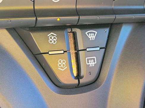 Used 2023 Chevrolet Blazer Premier w/ Driver Confidence II Package FWD image 33