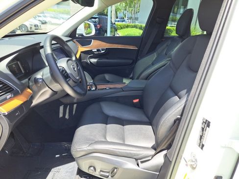Used 2023 Volvo XC90 B6 Core image 14