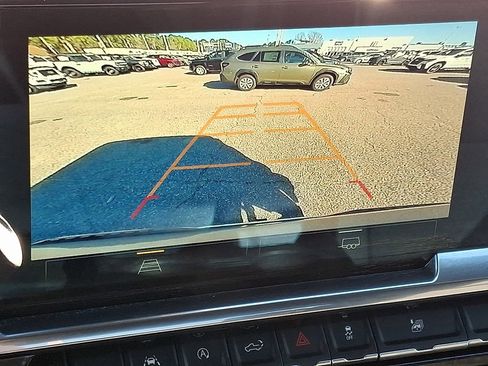 Used 2025 Chevrolet Silverado 1500 LT image 18