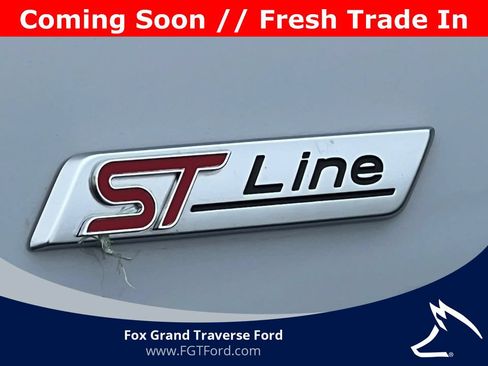 Used 2025 Ford Escape ST-Line Select AWD/4WD image 2