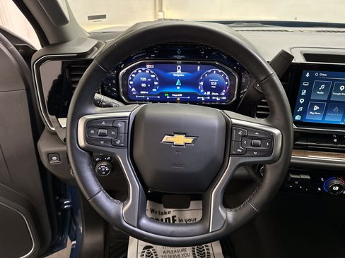 Used 2025 Chevrolet Silverado 2500 LT w/ Convenience Package AWD/4WD image 27