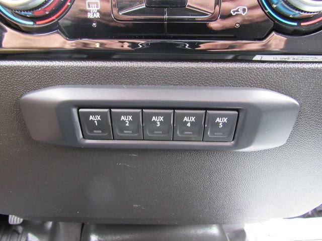 Used 2024 GMC Sierra 3500 SLE w/ SLE Convenience Package AWD/4WD image 27