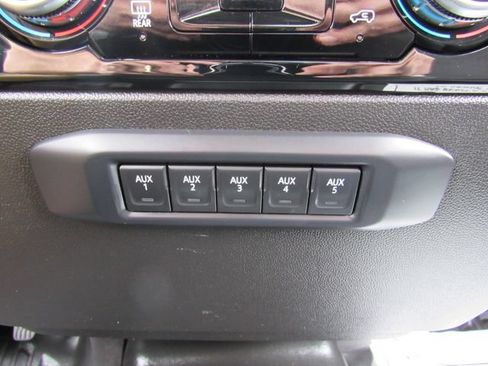 Used 2024 GMC Sierra 3500 SLE w/ SLE Convenience Package AWD/4WD image 27