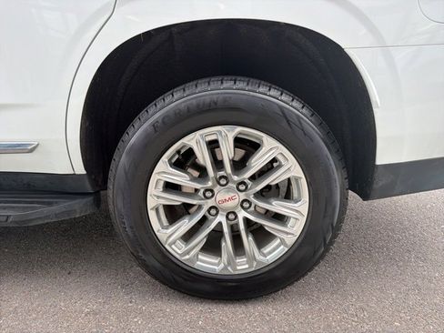 Used 2024 GMC Yukon SLT image 4