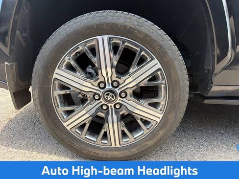 Used 2025 Toyota Sequoia Capstone AWD/4WD image 34