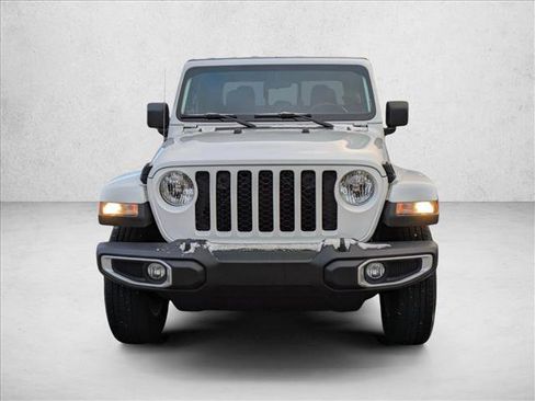 Used 2022 Jeep Gladiator Sport image 2