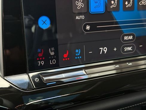 Used 2024 Volkswagen Atlas SEL Premium R-Line image 7