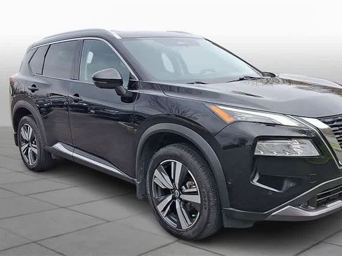 Used 2022 Nissan Rogue SL w/ SL Premium Package image 2