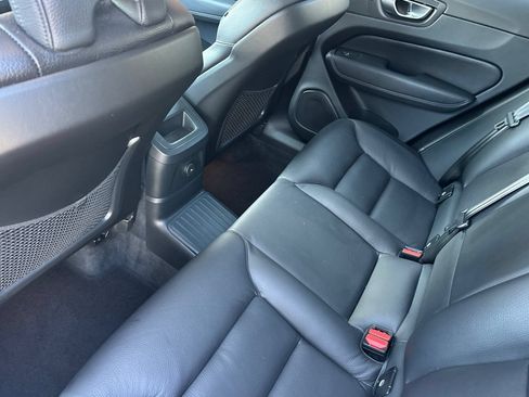 Certified 2024 Volvo XC60 T8 Plus AWD/4WD image 5