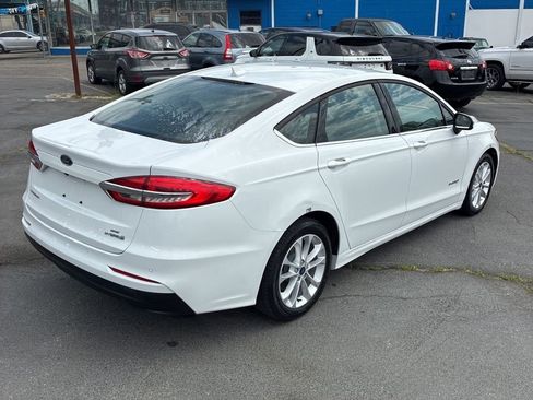 Used 2019 Ford Fusion SE FWD image 3