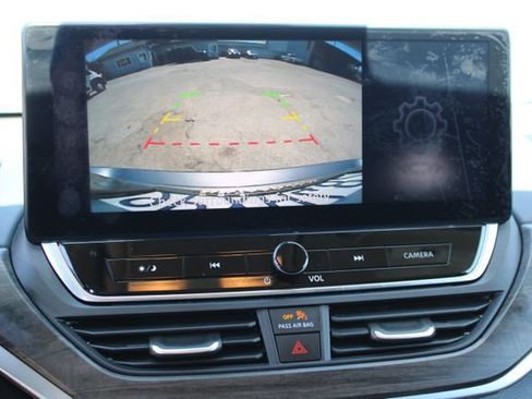 Used 2024 Nissan Altima 2.5 SV w/ SV Premium Package FWD image 26