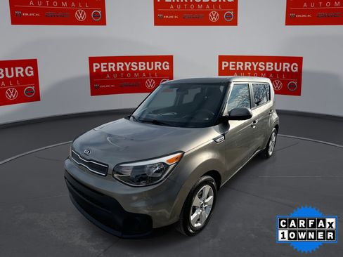 Used 2018 Kia Soul w/ Convenience Package image 1