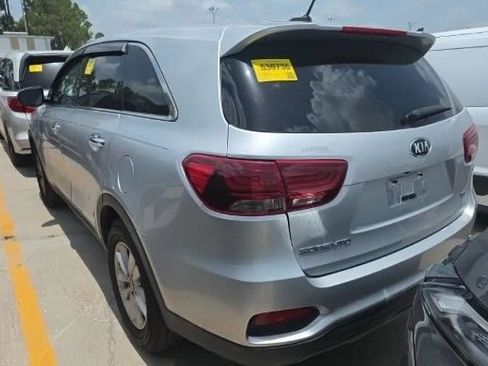 Used 2020 Kia Sorento LX FWD image 4