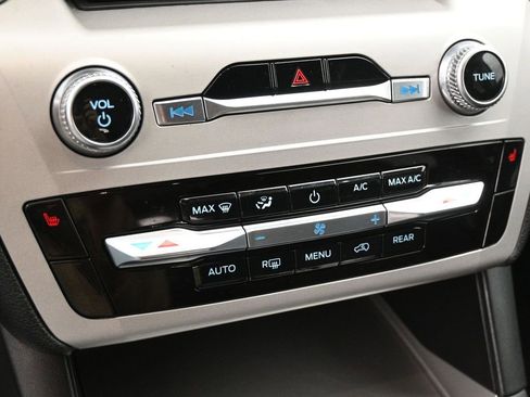 Certified 2023 Ford Explorer XLT image 17