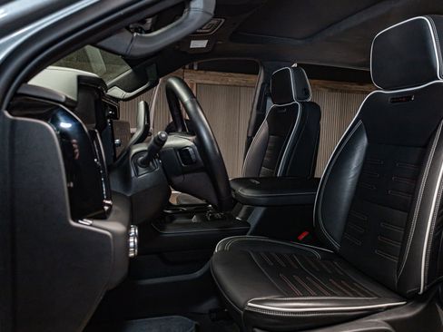 Used 2025 GMC Sierra 2500 AT4X image 24