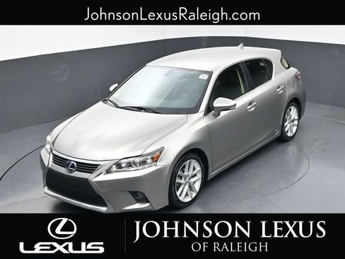 Used 2017 Lexus CT 200h image 25