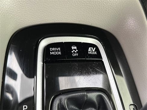 Certified 2025 Toyota Corolla LE image 26