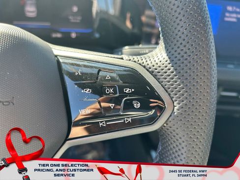 Used 2024 Volkswagen Golf R image 17