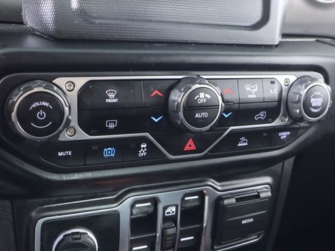 Used 2023 Jeep Wrangler Unlimited AWD/4WD image 20