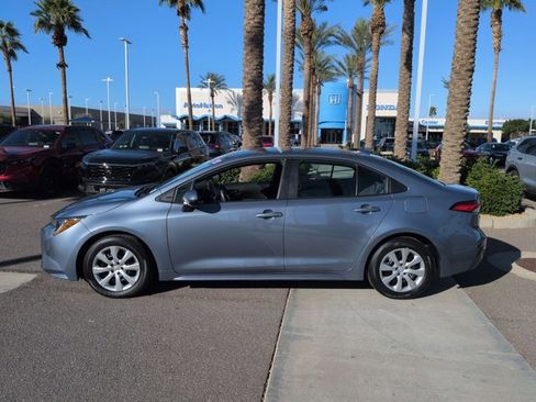 Used 2025 Toyota Corolla LE image 9