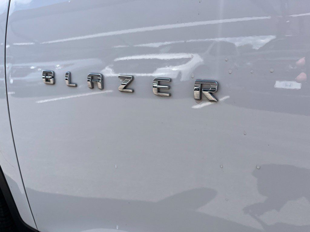 Used 2021 Chevrolet Blazer LT FWD image 9