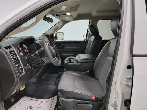 Used 2022 RAM 1500 Tradesman w/ Chrome Appearance Group image 10