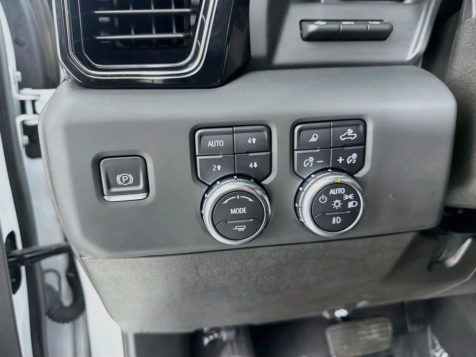 Used 2024 GMC Sierra 2500 AT4 w/ AT4 Premium Plus Package AWD/4WD image 12