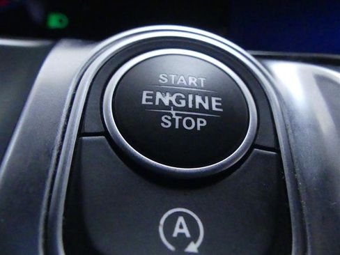 Used 2020 Mercedes-Benz GLB 250 4MATIC w/ Premium Package image 20