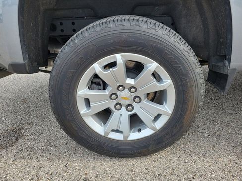 Used 2022 Chevrolet Colorado LT w/ LT Convenience Package image 5
