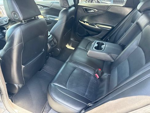 Used 2018 Chevrolet Malibu Premier w/ Premier Sun and Wheel Package FWD image 19