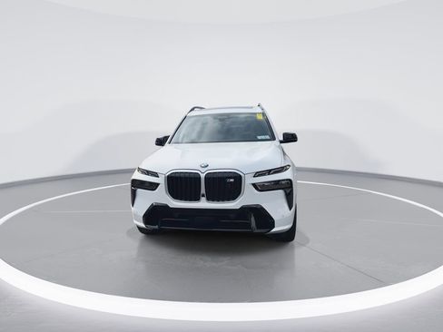 Used 2025 BMW X7 M60i image 3