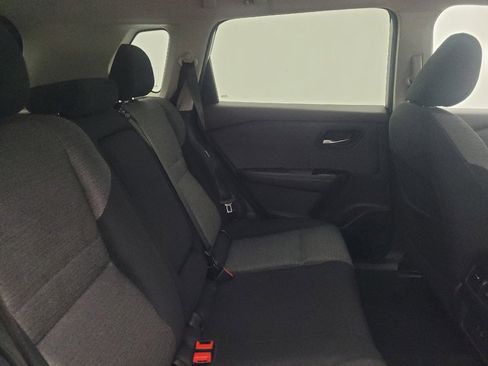 Used 2021 Nissan Rogue SV FWD image 19