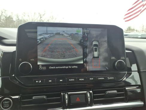 Used 2023 Nissan Pathfinder SL w/ SL Premium Package image 14