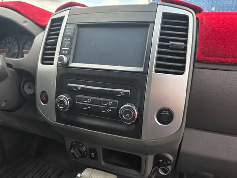 Used 2019 Nissan Frontier SV AWD/4WD image 7