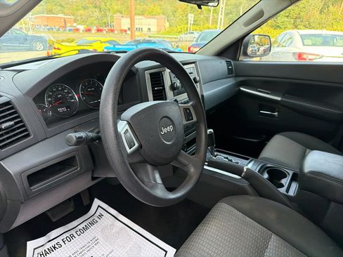 Used 2009 Jeep Grand Cherokee Laredo image 18