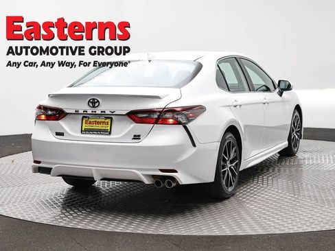Used 2024 Toyota Camry SE AWD/4WD image 5
