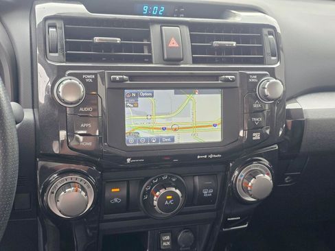 Used 2018 Toyota 4Runner TRD Off-Road Premium AWD/4WD image 15