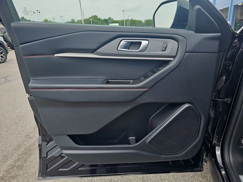Used 2025 Ford Explorer ST-Line w/ ST-Line Street Pack image 27