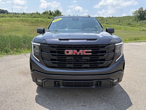 Used 2025 GMC Sierra 1500 Elevation AWD/4WD image 8
