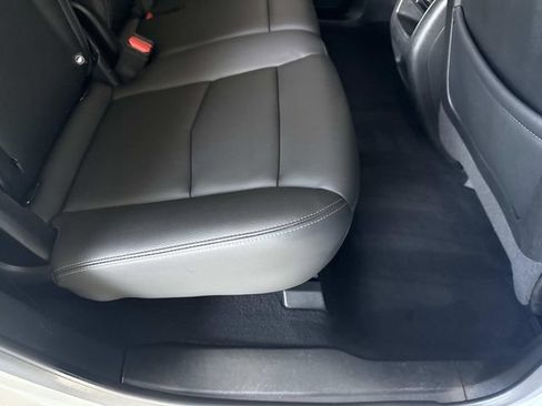 Certified 2024 Cadillac XT5 Luxury w/ LPO, Floor Liner Package AWD/4WD image 22