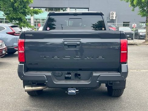 Used 2025 Toyota Tacoma TRD Off-Road w/ TRD Off Road Premium Package AWD/4WD image 10