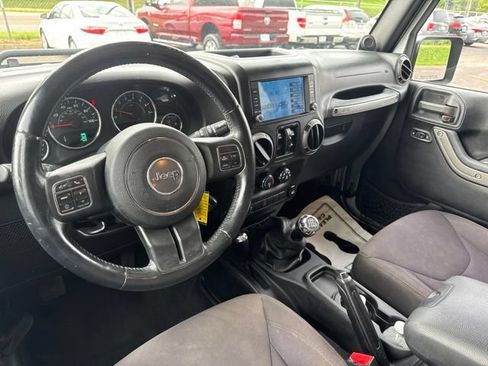 Used 2014 Jeep Wrangler Unlimited Sport w/ Quick Order Package 23S AWD/4WD image 13