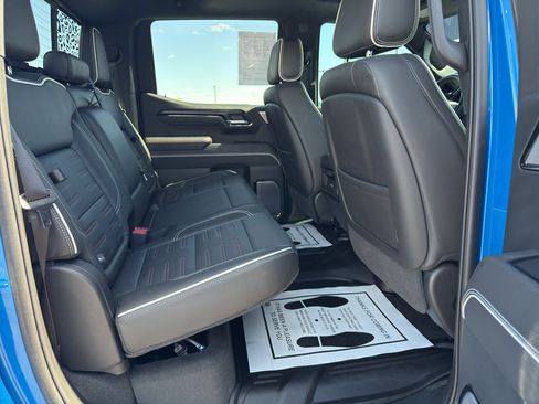 Used 2023 GMC Sierra 1500 AT4X image 13