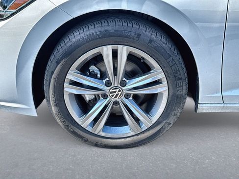 Used 2023 Volkswagen Jetta SE w/ Panoramic Sunroof Package FWD image 16