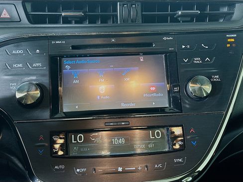 Used 2017 Toyota Avalon Limited FWD image 19