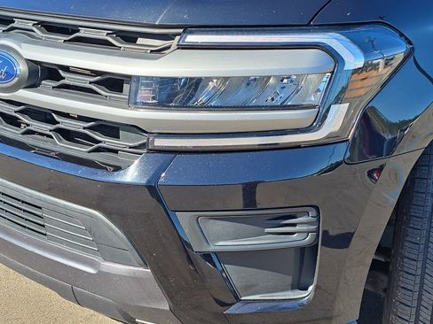 Used 2024 Ford Expedition Max XLT image 35