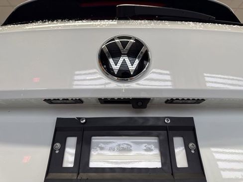 Used 2024 Volkswagen Taos SE image 15