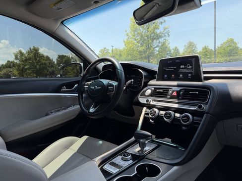 Used 2020 Genesis G70 2.0T RWD image 19