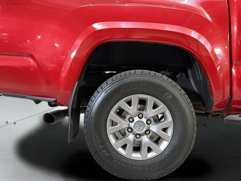 Used 2016 Toyota Tacoma SR5 w/ SR5 Appearance Package (SN) AWD/4WD image 35